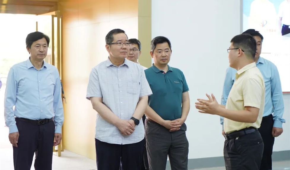西牛皮全球科創(chuàng)中心迎來淮安市淮安區(qū)政協(xié)主席、黨組書記關(guān)曉衛(wèi)一行